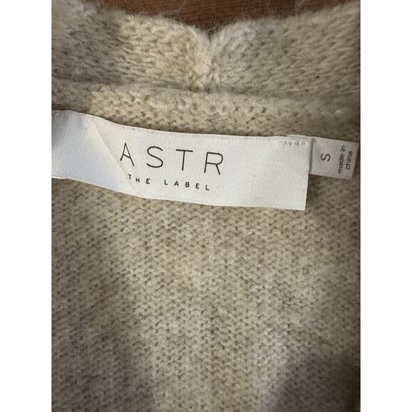 ASTR The Label Wrap Deep V Sweater Women Sz S Oatmeal Wool Preppy Luxe Old Money - Picture 4 of 5